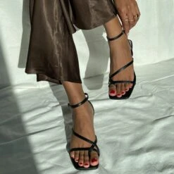 BAYLOR HEELS BLACK LEATHER 18 BAYLOR HEELS BLACK LEATHER -Modish Shoe 22.02.04 PDPSpringLifestyleImages Baylor Black V2