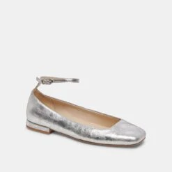 Dolce Vita ASHYA BALLET FLATS SILVER DISTRESSED LEATHER -Modish Shoe DOLCEVITA FLATS ASHYA SILVERDISTRESSEDLEATHER 01