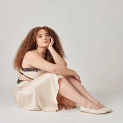 REYES BALLET FLATS IVORY LEATHER -Modish Shoe DOLCEVITA FLATS REYES IVORYLEATHER ONFOOT 1