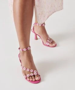 Dolce Vita DAHLEA HEELS FUCHSIA STELLA -Modish Shoe DOLCEVITA HEELS DAHLEA FUCHSIASTELLA ONFOOT 4