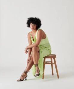 Dolce Vita DAIZY HEELS BLACK STELLA -Modish Shoe DOLCEVITA HEELS DAIZY BLACKSTELLA ONFOOT 2