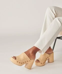 EMOL HEELS LT NATURAL RAFFIA 15 EMOL HEELS LT NATURAL RAFFIA -Modish Shoe DOLCEVITA HEELS EMOL LTNATURALRAFFIA ONFOOT 2