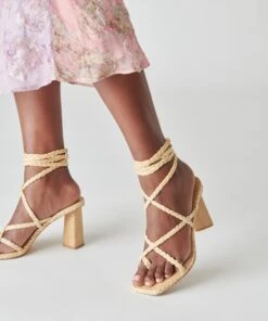 JOELLE HEELS LT NATURAL RAFFIA -Modish Shoe DOLCEVITA HEELS JOELLE LTNATURALRAFFIA ONFOOT
