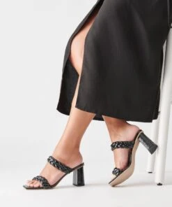 PAILY HEELS MIDNIGHT PATENT STELLA -Modish Shoe DOLCEVITA HEELS PAILY MIDNIGHTPATENTSTELLA ONFOOT 1