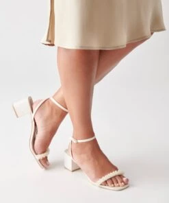 ZALIMA HEELS VANILLA PEARLS -Modish Shoe DOLCEVITA HEELS ZALIMA VANILLA PEARLS ONFOOT 01