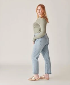 ADORE SANDALS GOLD METALLIC LEATHER -Modish Shoe DOLCEVITA SANDALS ADORE GOLDMETALLICLEATHER ONFOOT 1