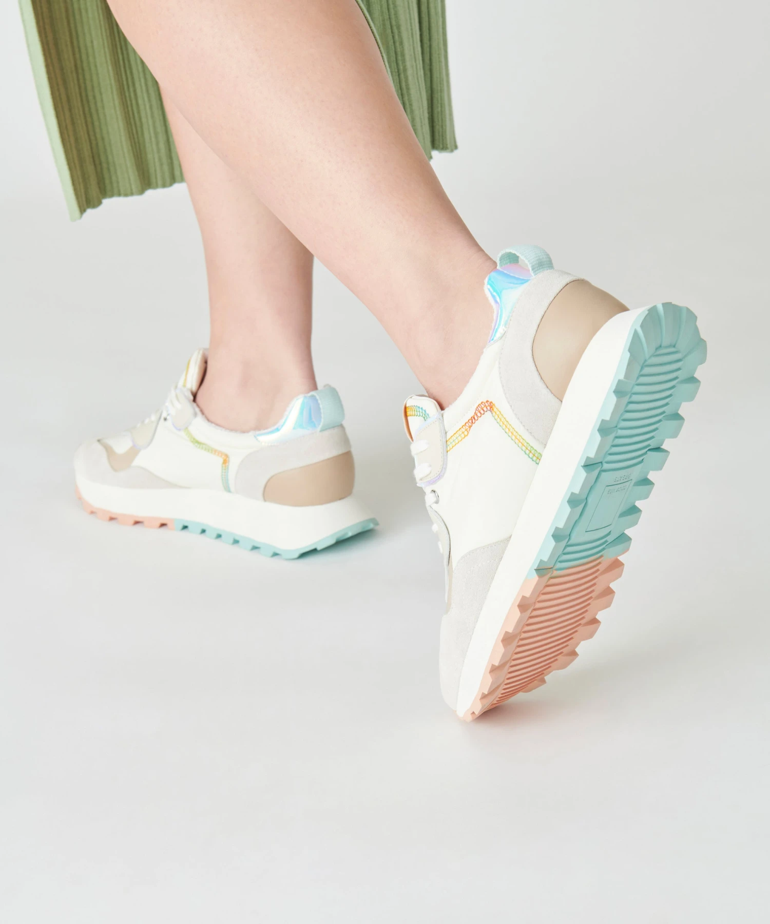 DOLCE VITA X GREATS REUBIN PRIDE SNEAKERS WHITE MULTI SUEDE 6 DOLCE VITA X GREATS REUBIN PRIDE SNEAKERS WHITE MULTI SUEDE - Image 6