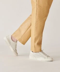 ZINA PERFORATED SNEAKERS WHITE PERFORATED LEATHER -Modish Shoe DOLCEVITA SNEAKERS ZINAPERF WHITEPERFORATEDLEATHER ONFOOT 2