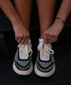 Dolce Vita DOLEN SNEAKERS WHITE BLACK WOVEN -Modish Shoe dol bw 1