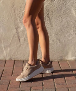 Dolce Vita DEVOTE SNEAKERS DUNE NUBUCK -Modish Shoe stepholejn DEVOTE DUNE 2